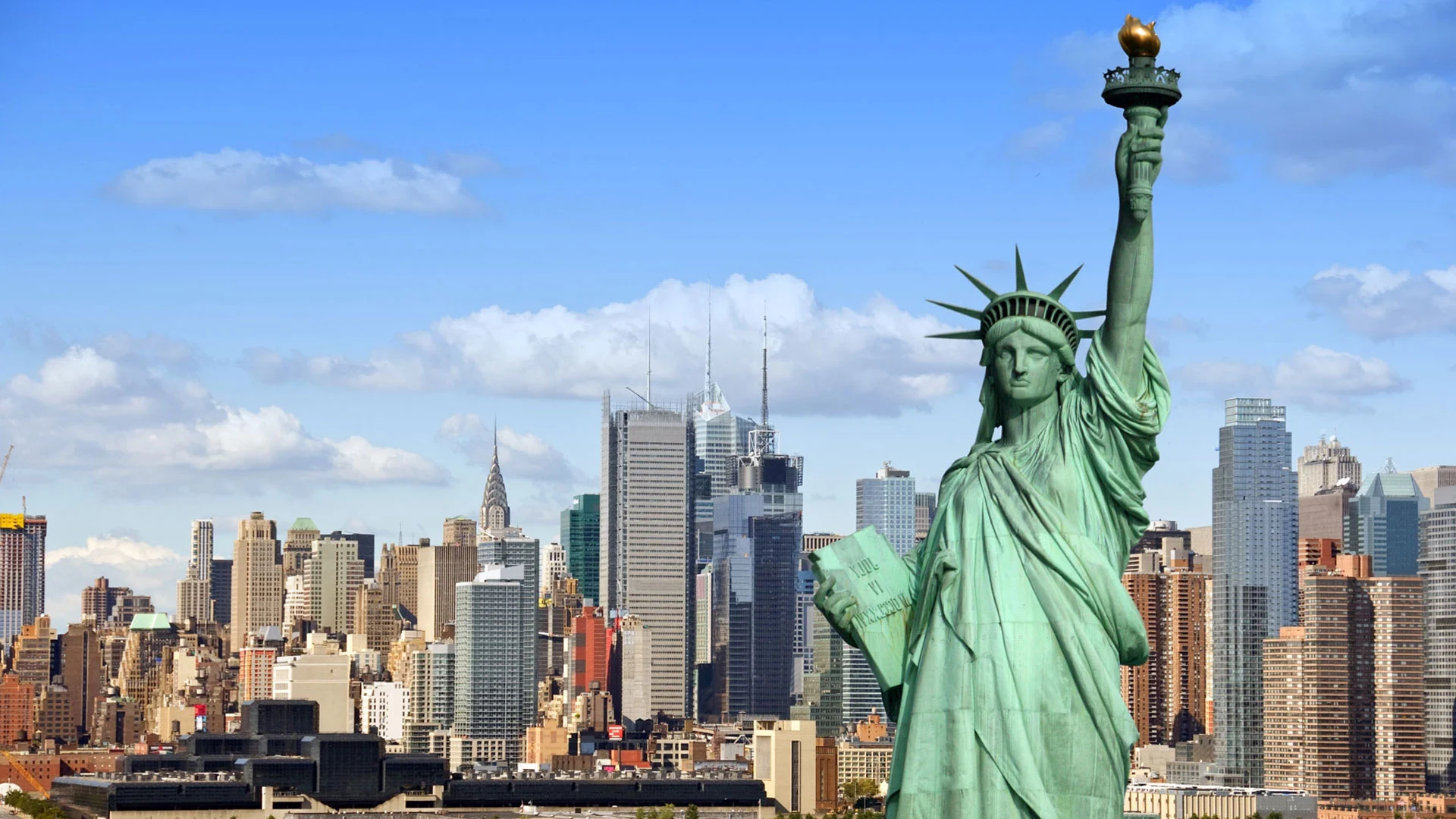 Вид на Нью-Йорк и Статую Свободы